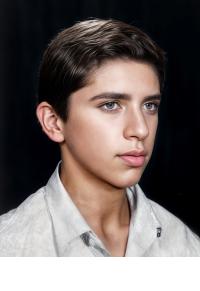 علی آموزنده نوباوه