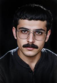 محسن وظیفه شناس جوان